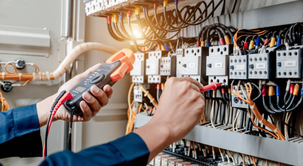 Best Best Electricians Near Me  in Lla Lla, WA